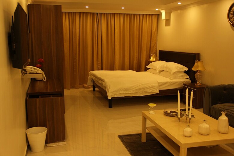 White Suite Aparthotel
