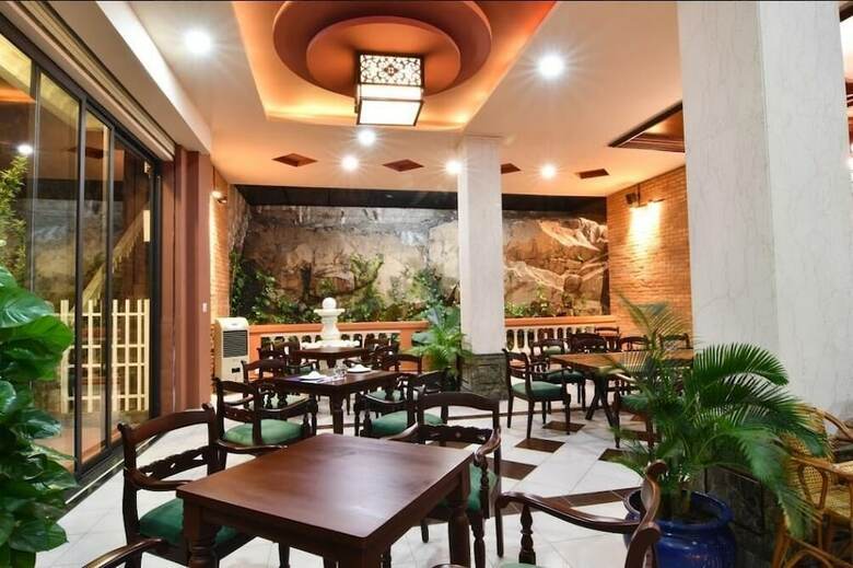 Nathalie's Vung Tau Restaurant & Hotel
