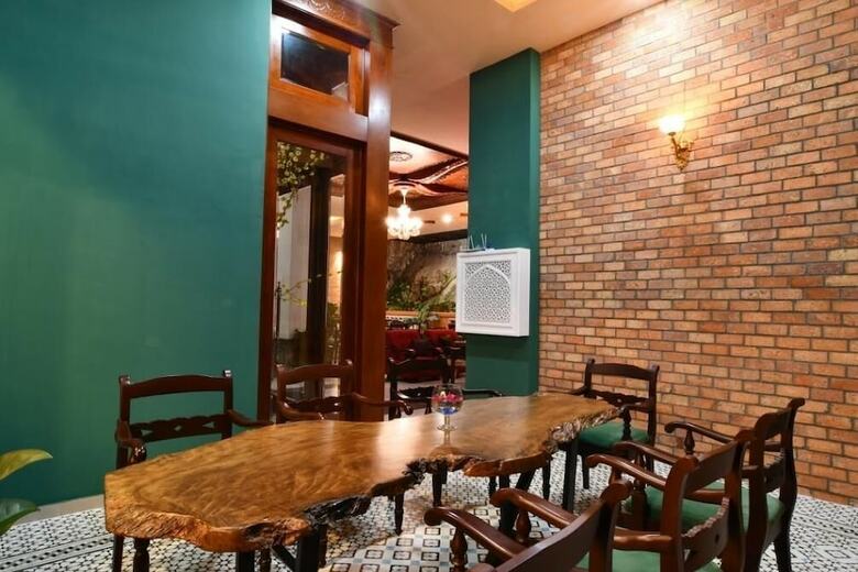 Nathalie's Vung Tau Restaurant & Hotel