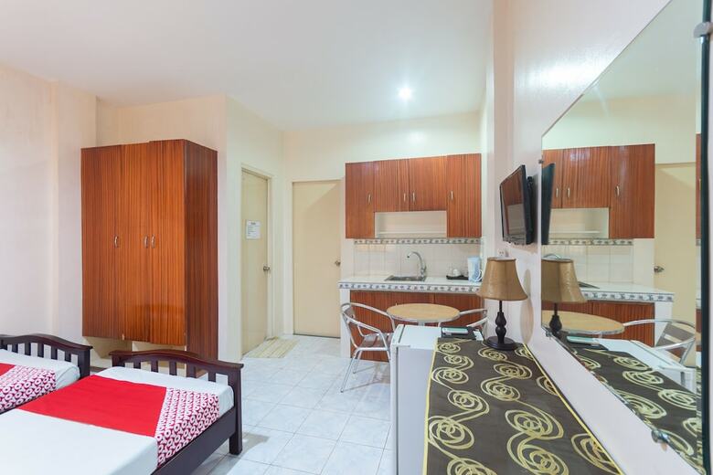 Hotel 3j's And K Apartment