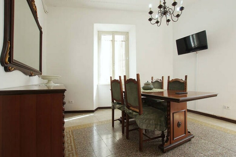 Welcome In 2 Bedroom Apartment
