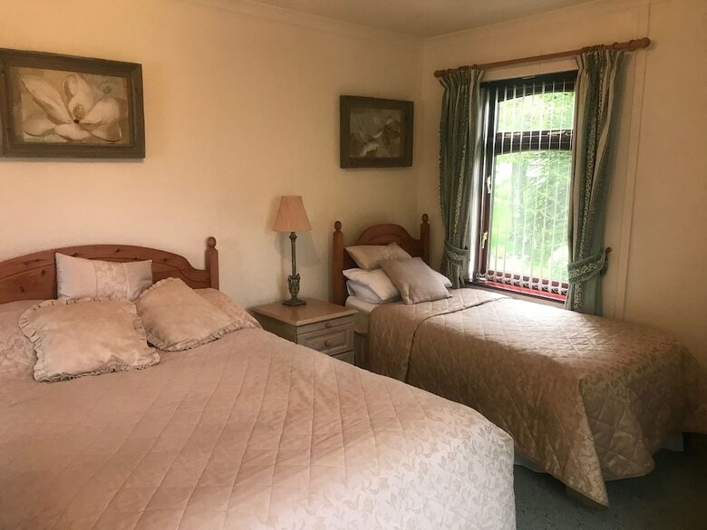 Bed & Breakfast Penrhadw Farm