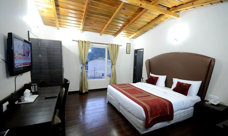 Hotel Raj Bilas Palace