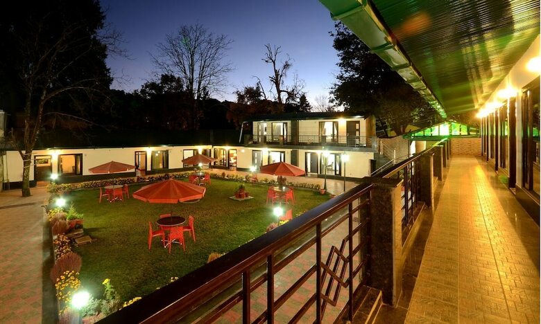 Hotel Raj Bilas Palace
