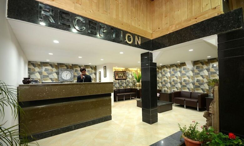 Hotel Raj Bilas Palace