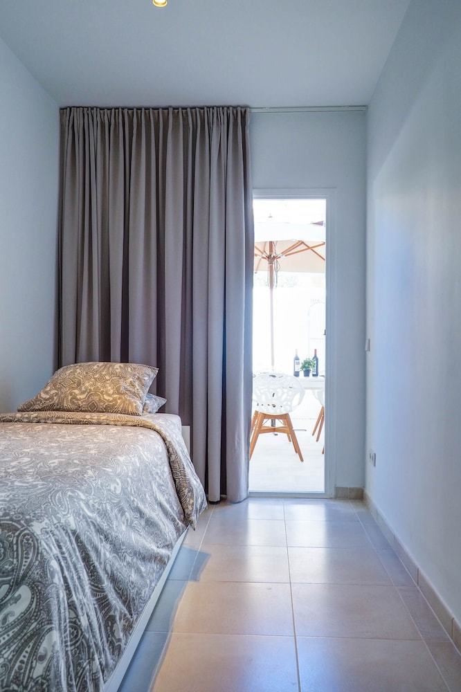San Sebastian Apartment With Patio