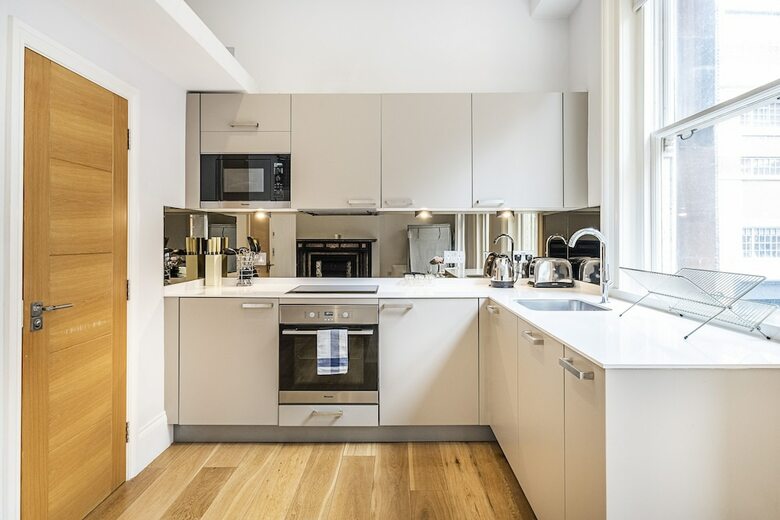 Aparthotel Rupert Apartments By Flexystays