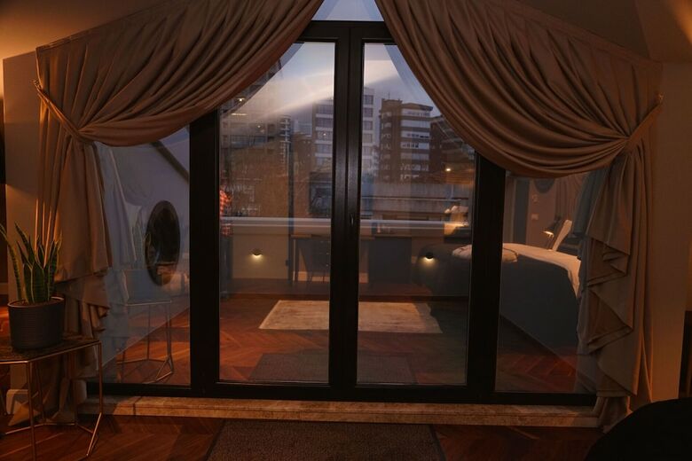 39 Kalamis Marina Hotel