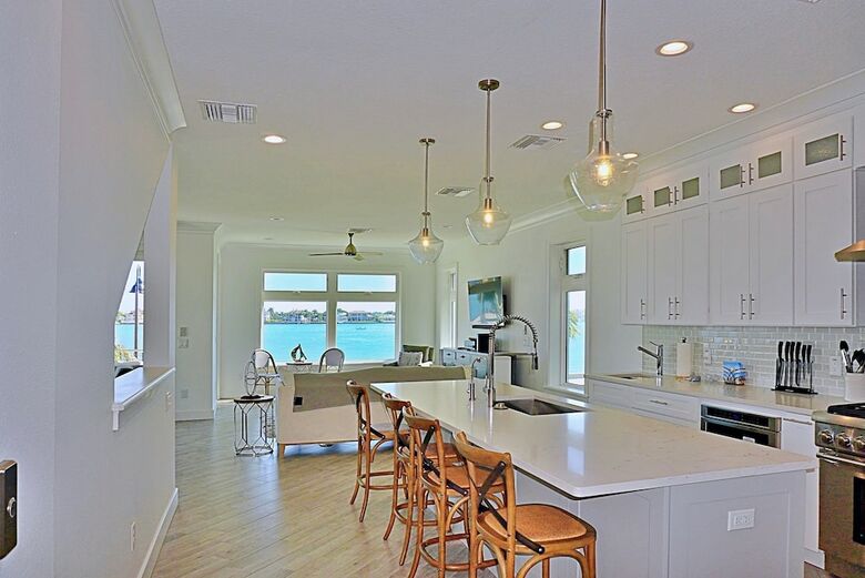 Pass-a-grille Luxury Waterfront 612 By Techtravel