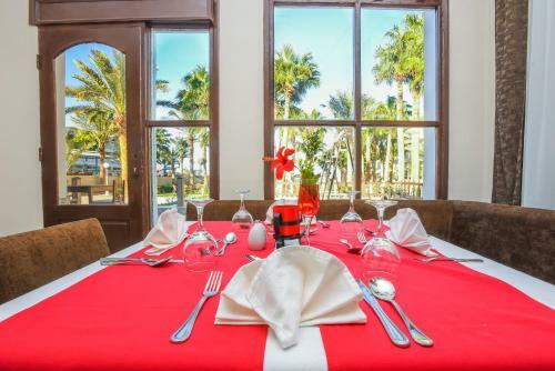Hotel Empire Beach Resort