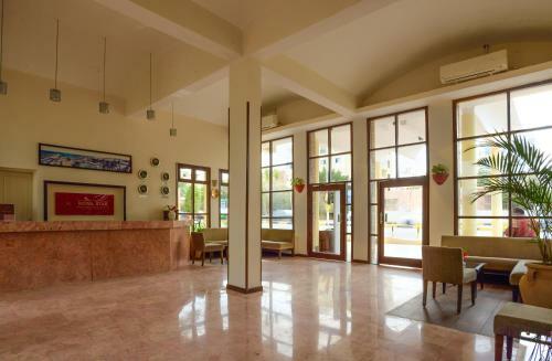 Hotel Empire Beach Resort