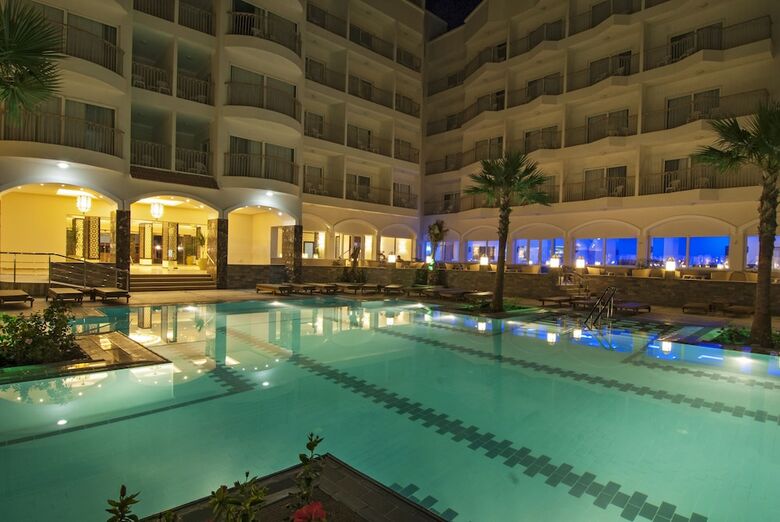 Hotel The Three Corners Royal Star Beach Resort