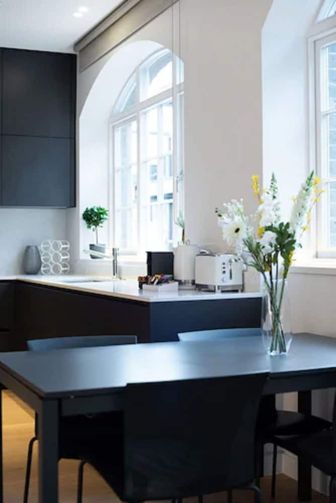 Mirabilis Apartments - Bayham Place