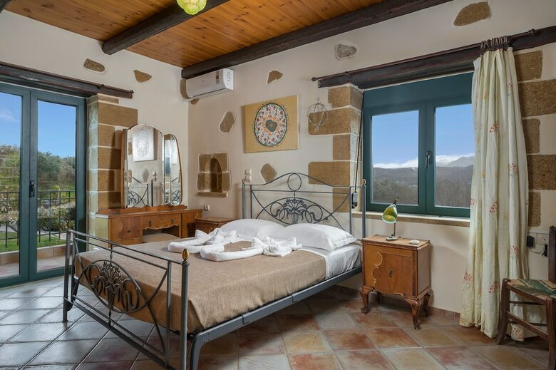 Athina Traditional Villa