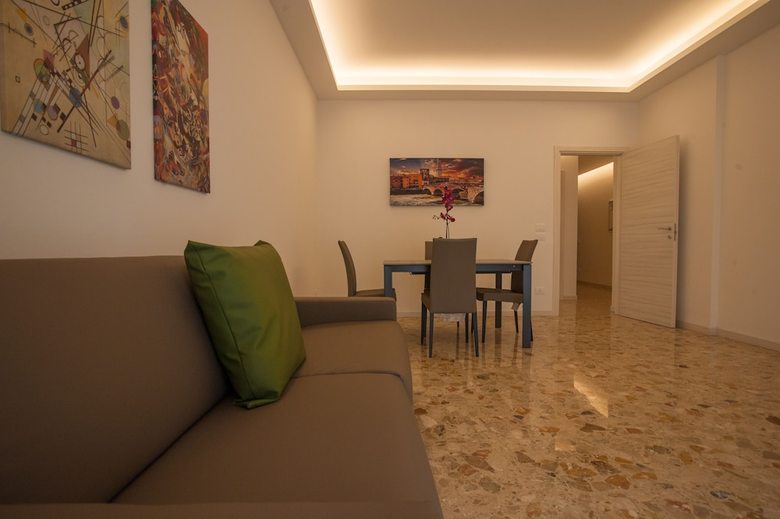 Steeb Apartment