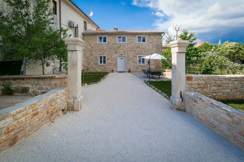 Stone House Furlani With A Lovely Garden