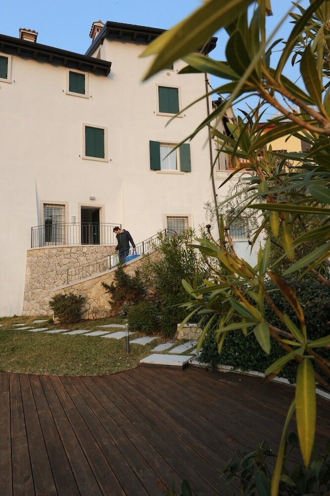 Apartamento Villa Borgo Borago