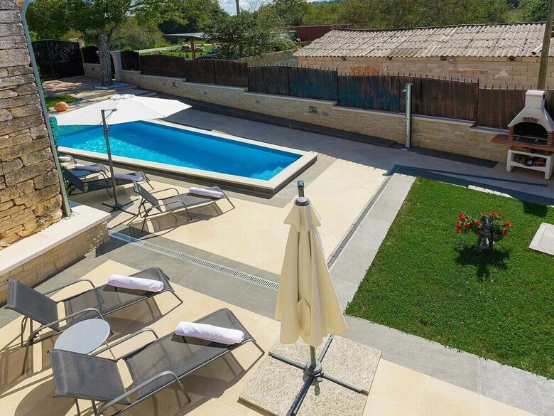 Luxury And Modern Villa With A Pool