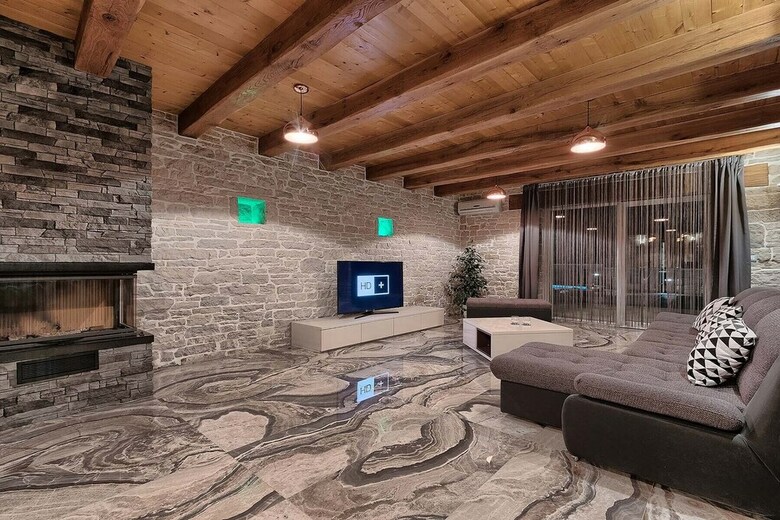 Luxury And Modern Villa With A Pool