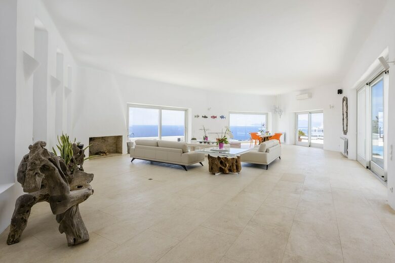 Villa  Jackie By The Pearls Collection