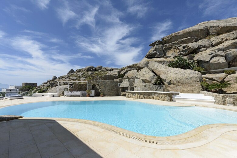 Villa  Jackie By The Pearls Collection