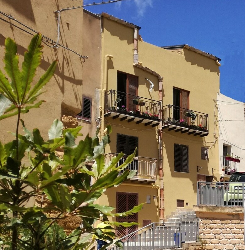 Aljama Downtown B&B