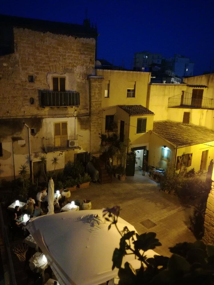 Aljama Downtown B&B