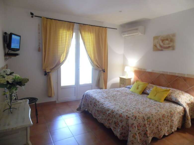 Rocca Rossa Locations G�tes Palombaggia