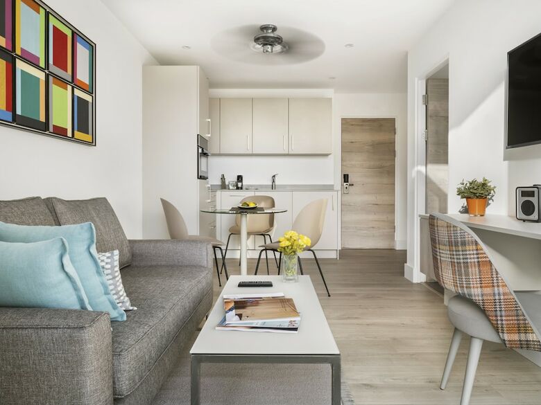 Q Square By Supercity Aparthotels