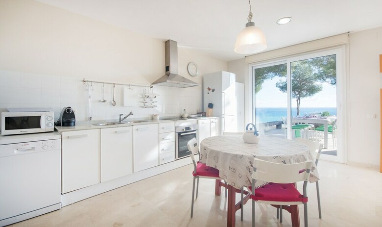 Villa Limonium With Sea Views