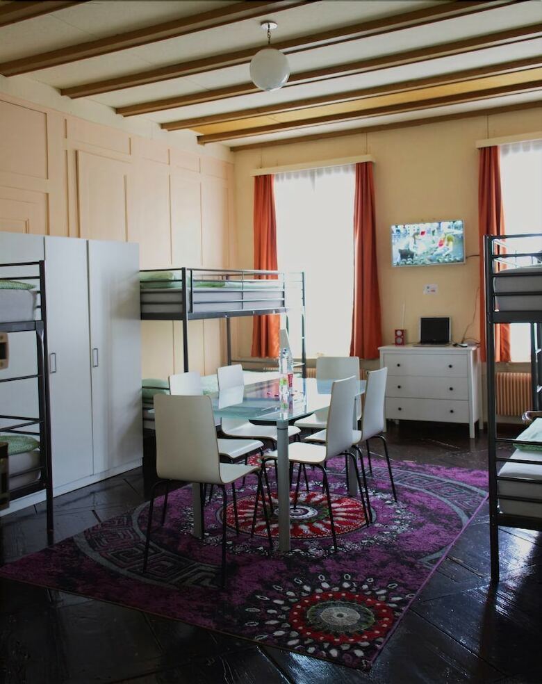 Hostal Hotel Sch�nbrunnen