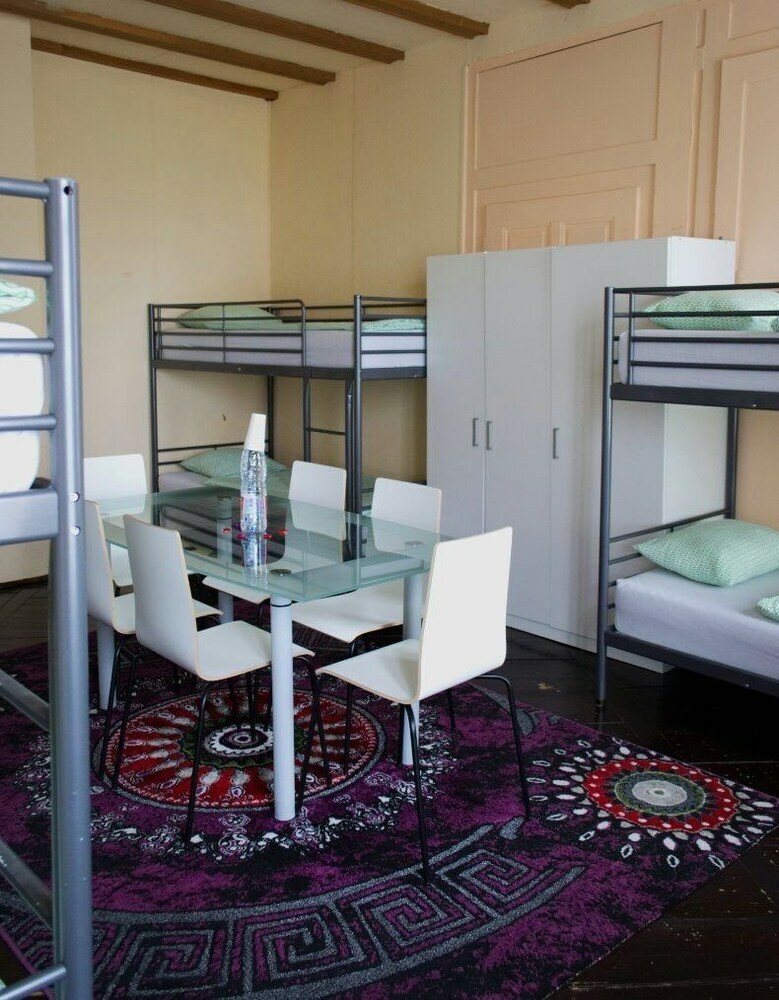 Hostal Hotel Sch�nbrunnen