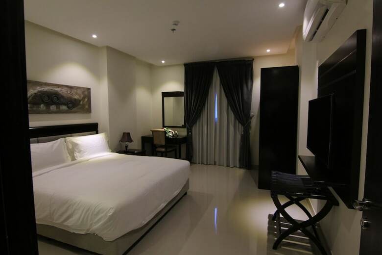 Aparthotel First Room Hotel Apartments