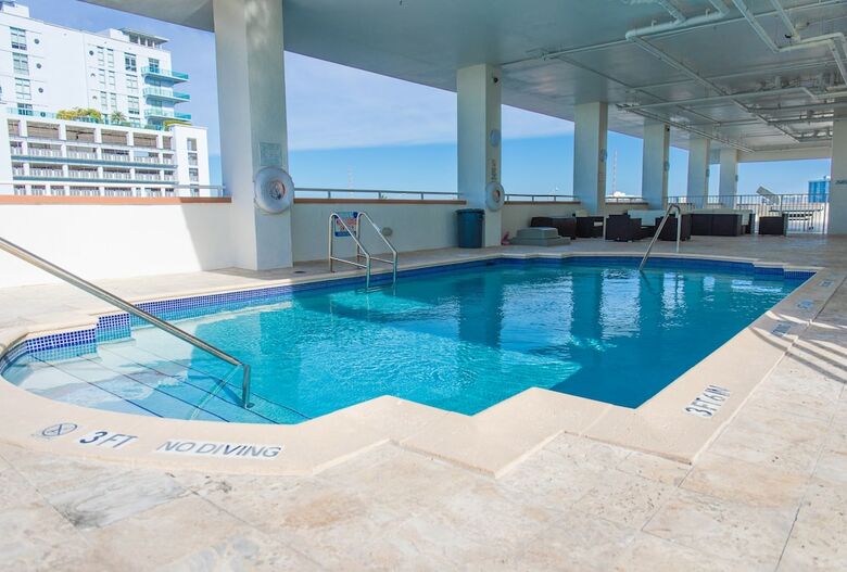 Aparthotel Double Queen Beds With Private Balcony