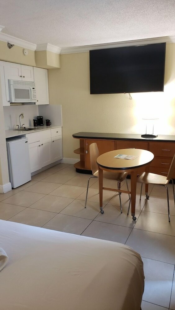 Aparthotel Double Queen Beds With Private Balcony