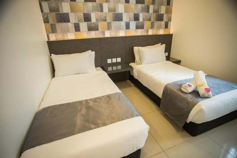 Hotel Tas 96 Inn