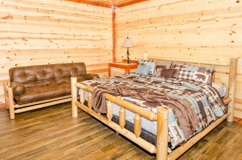 Smokystays 6 Br Cabin W Indoor/heated Pool