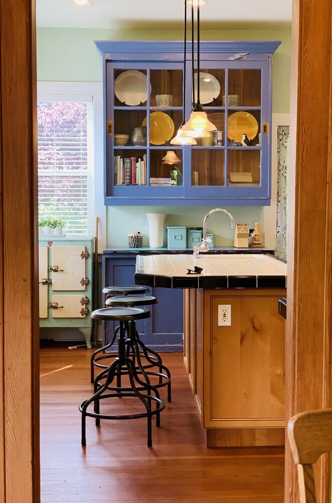 Rustic Comfort On Green Lake