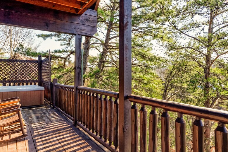 Prime Location Cabin W Game Room