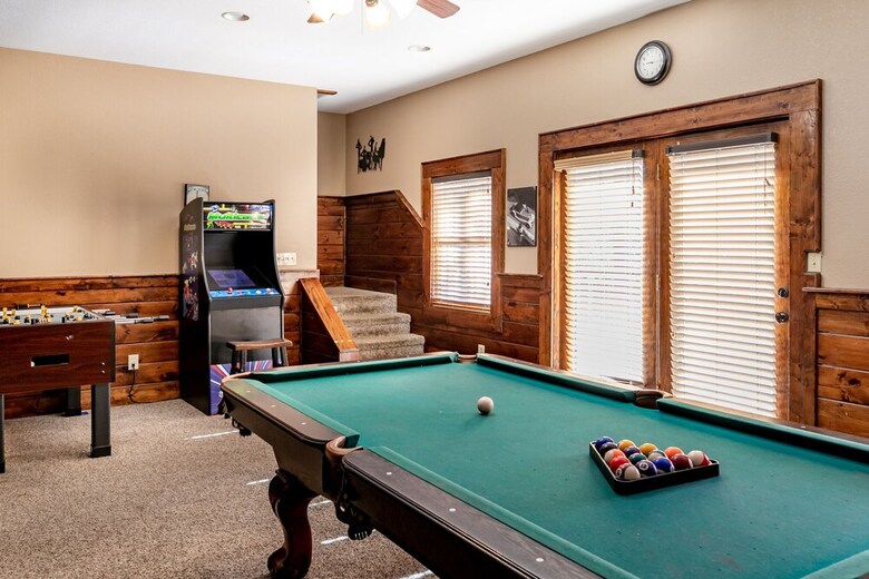 Prime Location Cabin W Game Room