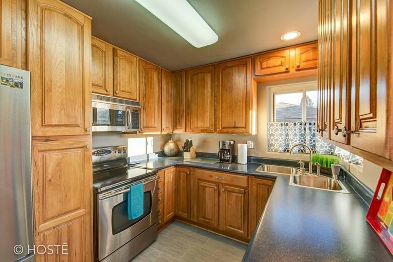 3bdmid-century Modernhot Tub, Grill, Close To Dt