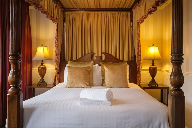 Lincoln House Hotel