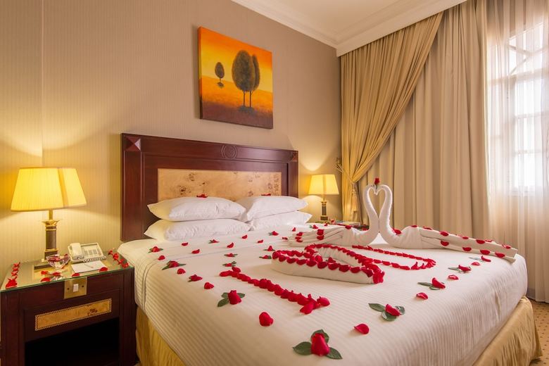 Waves International Hotel