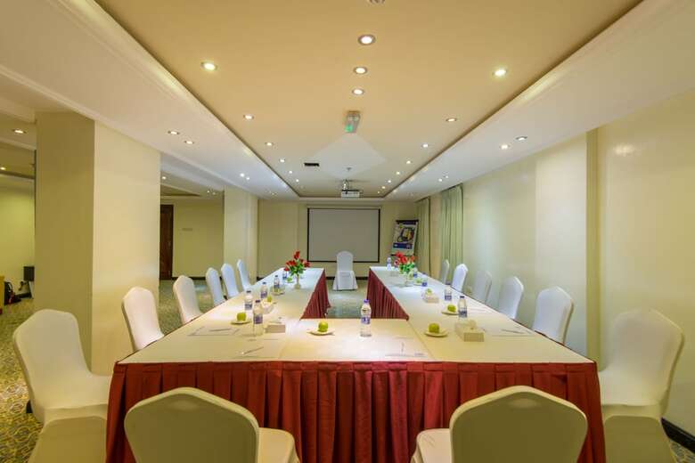 Waves International Hotel