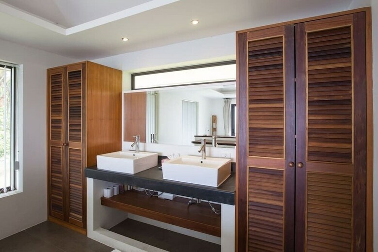 1 Bedroom Seaview Villa Anthong Hills