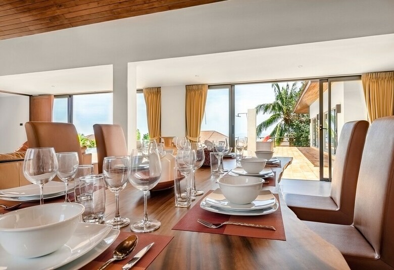 4 Bedroom Sea View Villa Bubbles