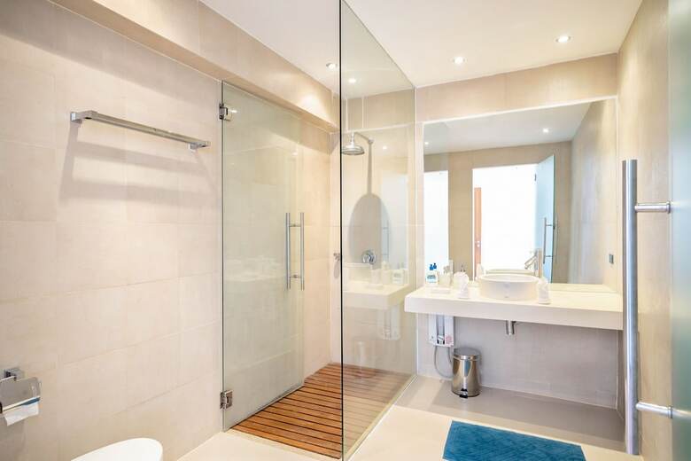 5 Bedroom Sea View Villa Bubbles