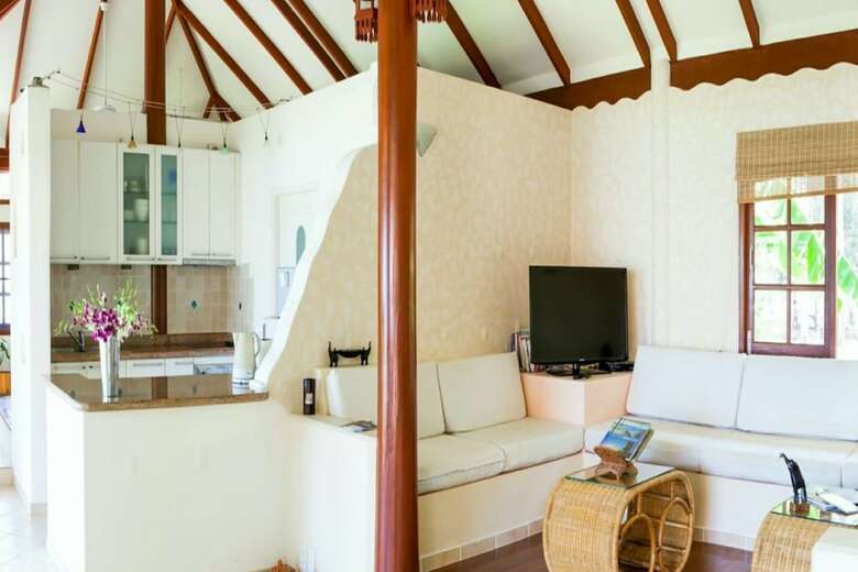 5 Bedroom Sea Breeze Villa