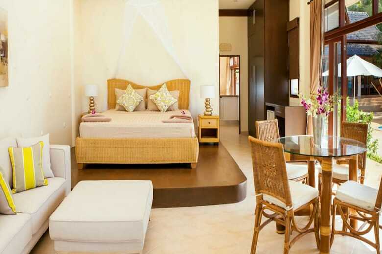 5 Bedroom Sea Breeze Villa