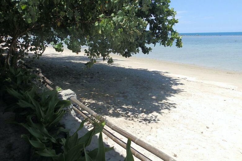 5 Bedroom Sea Breeze Villa